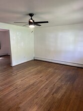 8033 Devlin Rd in Linton Hall, VA - Building Photo - Building Photo