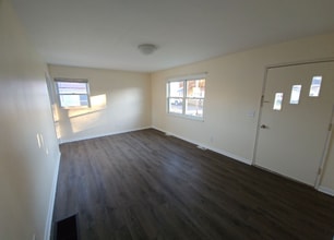 615 19th St in Vienna, WV - Foto de edificio - Building Photo