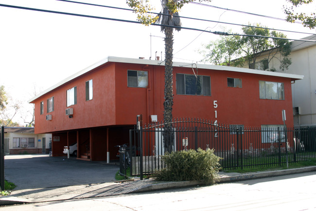 5149 Cartwright Ave in North Hollywood, CA - Foto de edificio - Building Photo