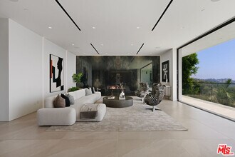 2180 Stradella Rd in Los Angeles, CA - Building Photo - Building Photo