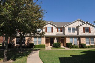 2214 Glacier Park Ln in Grand Prairie, TX - Building Photo