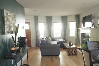 11 Silvey Pl in Somerville, MA - Building Photo - Building Photo