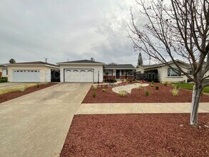 7132 Bark Ln in San Jose, CA - Building Photo - Building Photo