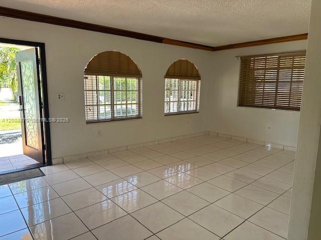 6306 SW 39th St in Miami, FL - Building Photo - Building Photo