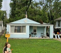 1524 N Summit Ave in Decatur, IL - Building Photo