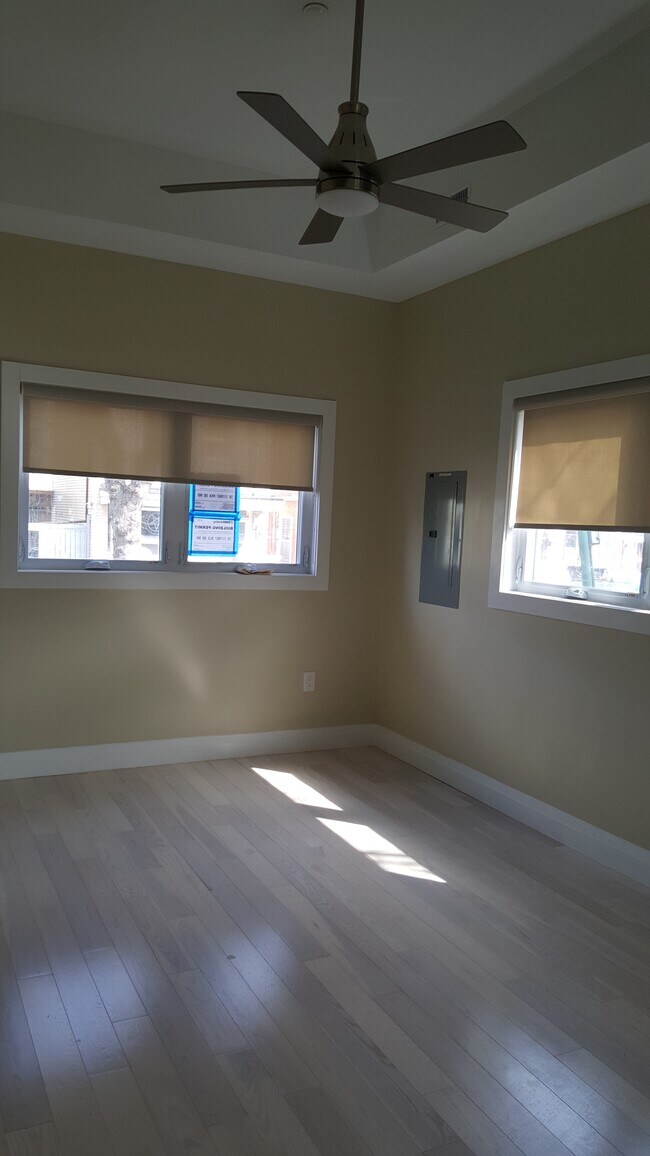 67 Oxford St in Toronto, ON - Building Photo - Building Photo