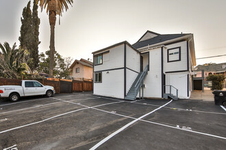 210 Belmont Ave in Los Angeles, CA - Building Photo - Building Photo