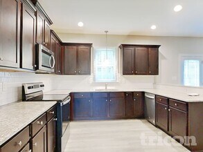 262 Dundalk Dr, Unit 4 in Zebulon, NC - Foto de edificio - Building Photo