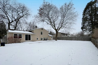 1450 E Anderson Dr in Palatine, IL - Building Photo - Building Photo