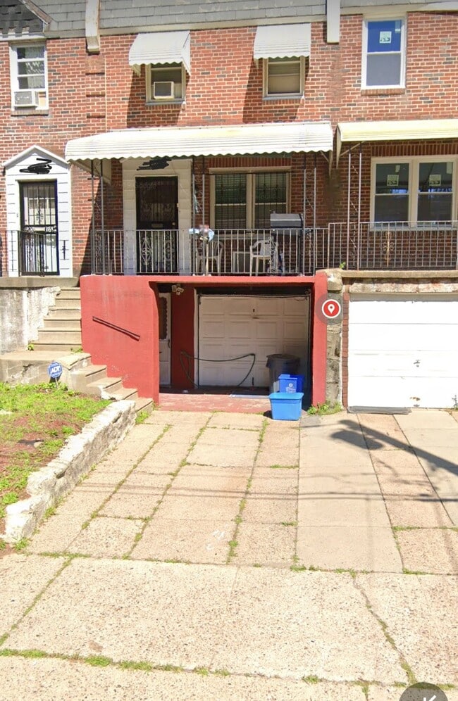 5931 N Warnock St, Unit 2nd Floor in Philadelphia, PA - Foto de edificio - Building Photo