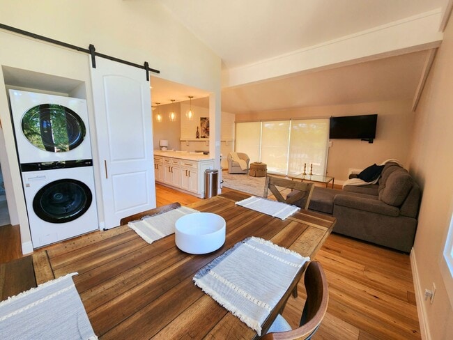 34 Lausanne Ct in Lake Geneva, WI - Building Photo - Building Photo