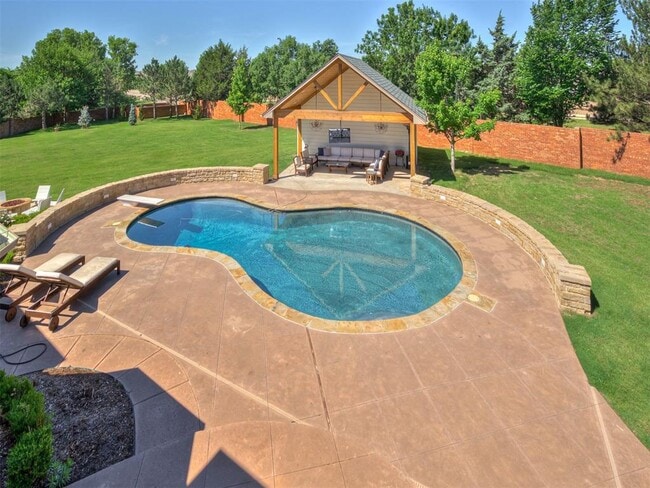 18601 Wolf Creek Dr in Edmond, OK - Building Photo - Building Photo