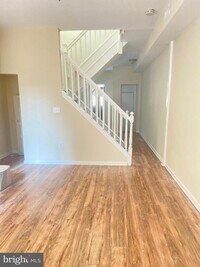 538 N Pulaski St photo'