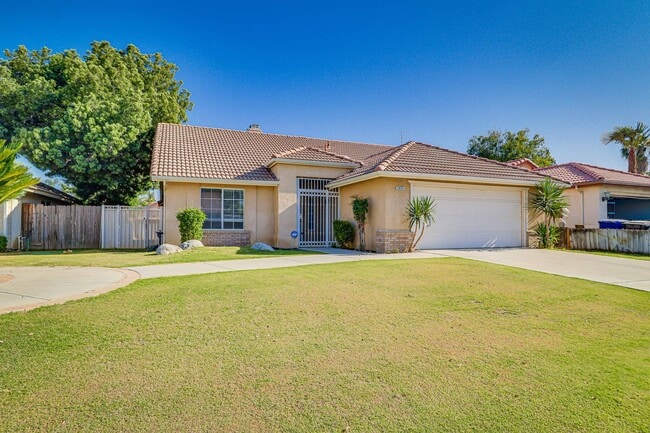 4005 Asino Ave in Bakersfield, CA - Foto de edificio - Building Photo