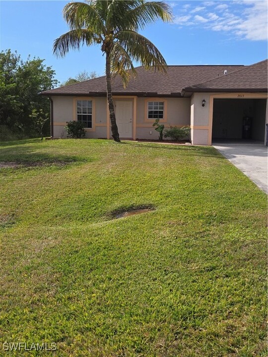 2613 Sunniland Blvd in Lehigh Acres, FL - Building Photo