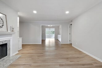 60 Chaumont Square NW in Atlanta, GA - Building Photo - Building Photo