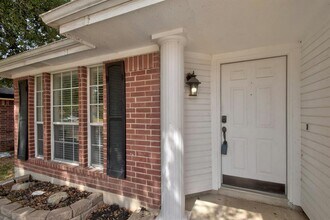 16908 Ardisia Dr in Pflugerville, TX - Building Photo - Building Photo