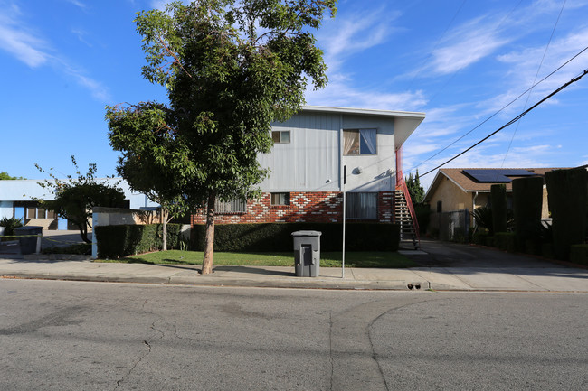 413 E Windsor Rd in Glendale, CA - Building Photo - Building Photo