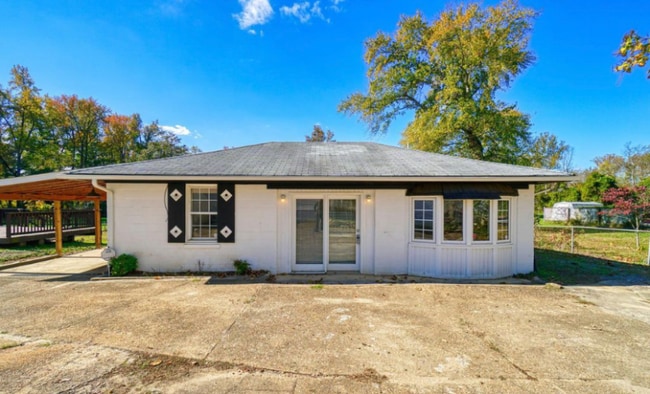 10215 Livingston Rd