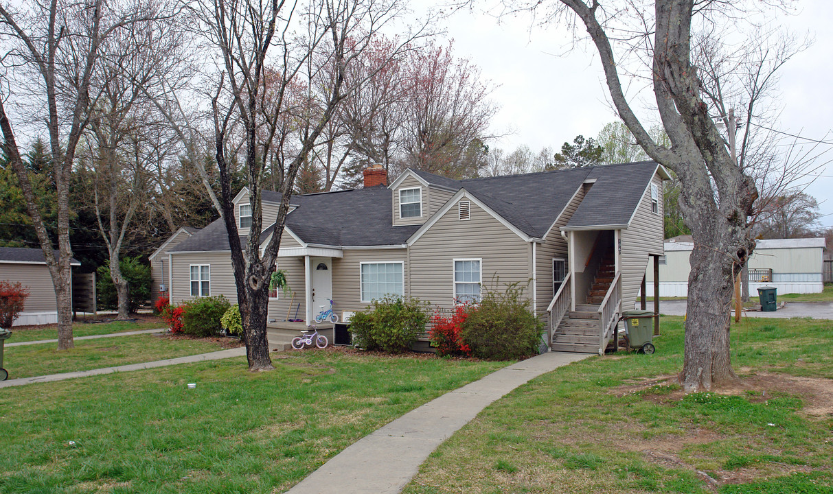 104 Mallard Creek Ct in Easley, SC - Building Photo