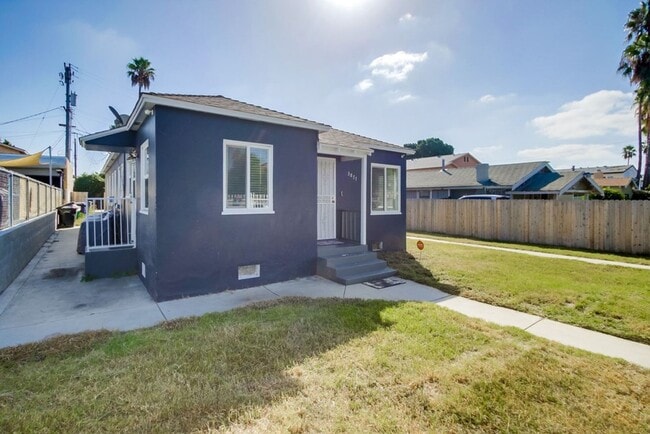 3877 Chamoune Ave in San Diego, CA - Building Photo - Building Photo
