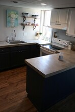 22 N Railroad St, Unit Peony Corner Apt. 101 in Palmyra, PA - Foto de edificio - Building Photo