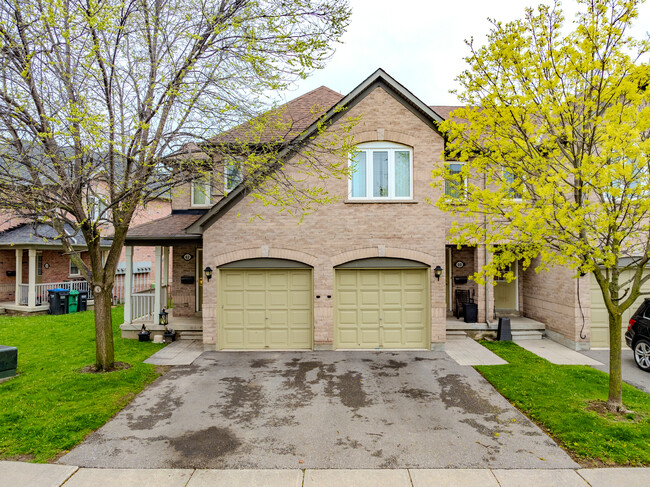 1 Fairglen Av in Brampton, ON - Building Photo - Building Photo