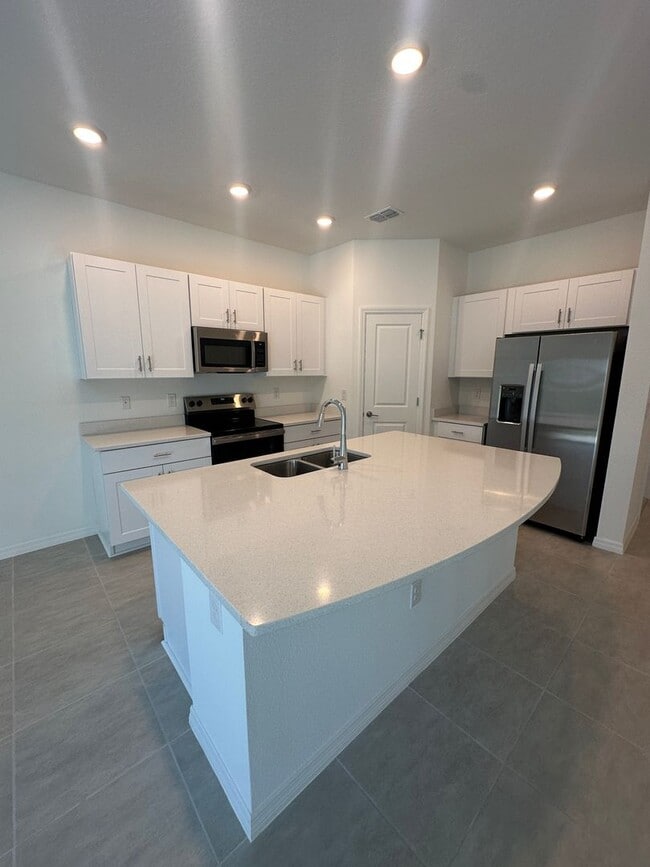 180 Riverfront Wy in Edgewater, FL - Building Photo - Building Photo