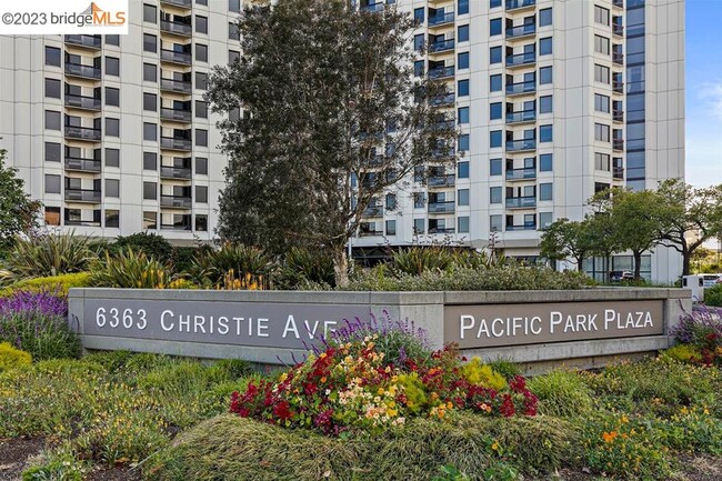 6363 Christie Ave, Unit #904 in Emeryville, CA - Building Photo - Building Photo