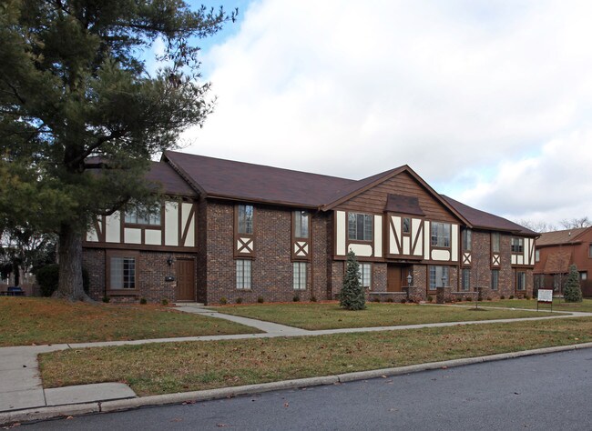6560 Kingsbridge Dr in Sylvania, OH - Building Photo - Building Photo