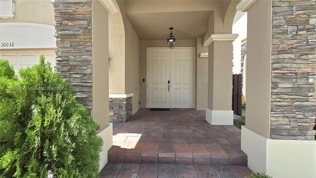 10032 NW 87th Ter in Doral, FL - Building Photo - Building Photo