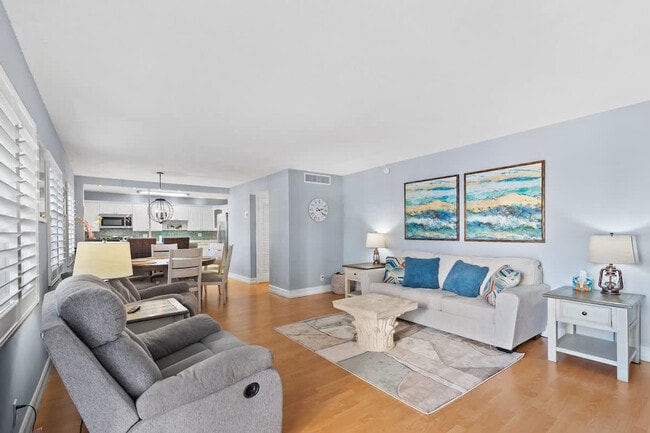 property at 8 NE 9th St