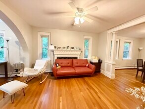8 Dunham St in Lexington, MA - Building Photo - Building Photo
