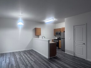 20049 Doanna Way in Bend, OR - Foto de edificio - Building Photo