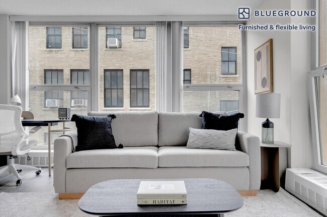5600 N Sheridan Rd in Chicago, IL - Building Photo - Building Photo