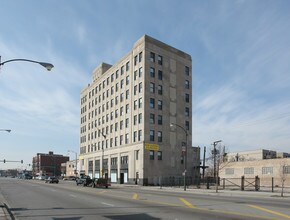 2400 W Madison St in Chicago, IL - Building Photo - Building Photo