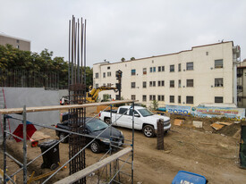 2600 San Marino St in Los Angeles, CA - Building Photo - Building Photo