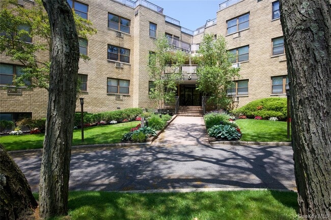 property at 5 Schenck Ave