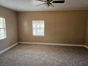 1301 N Oak St in Clovis, NM - Building Photo - Building Photo