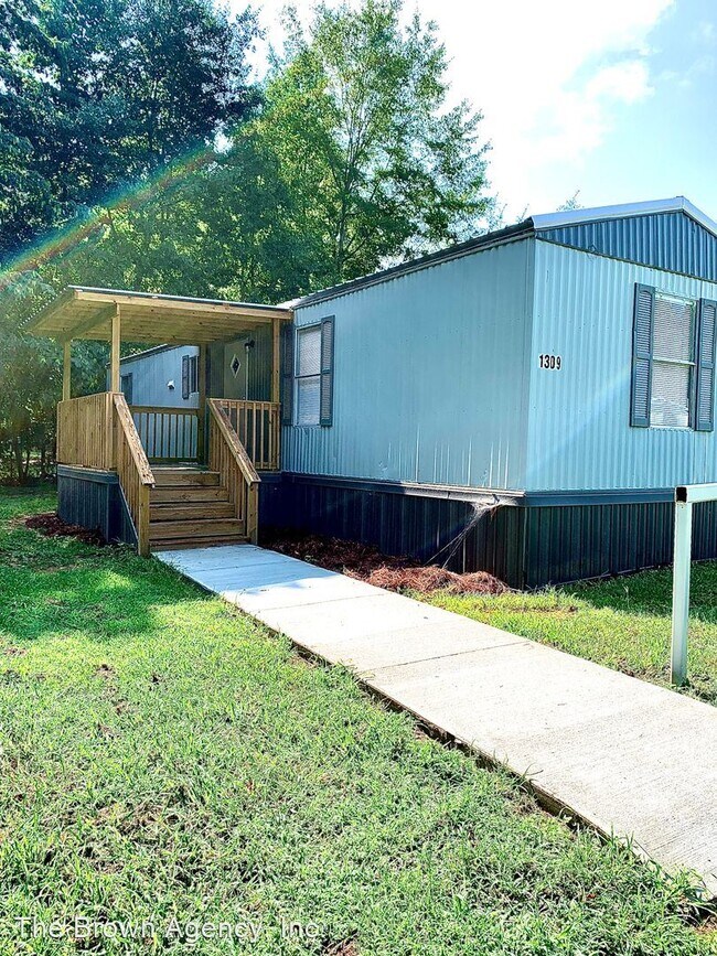 1309 Lee County Rd 166 photo'