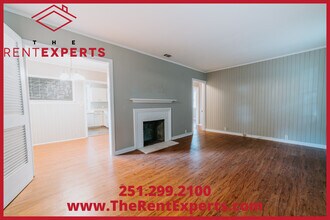 5005 N Hillwood Cir in Mobile, AL - Building Photo - Building Photo