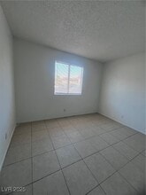 803 Palo Verde Dr in Henderson, NV - Building Photo - Building Photo