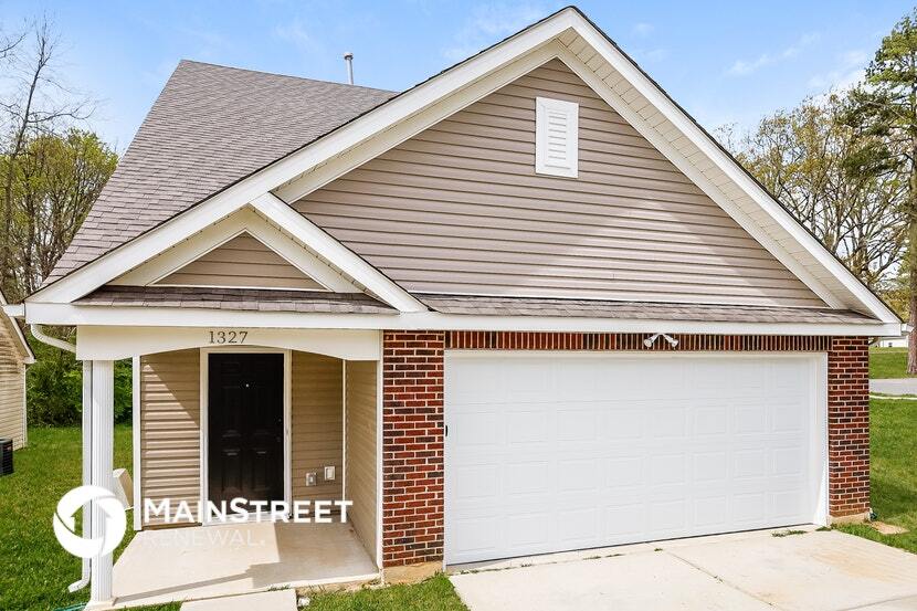 1327 Ben Livingston Rd in Charlotte, NC - Building Photo