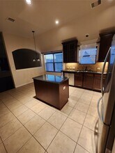 4713 E Meadow Dr in Deer Park, TX - Foto de edificio - Building Photo