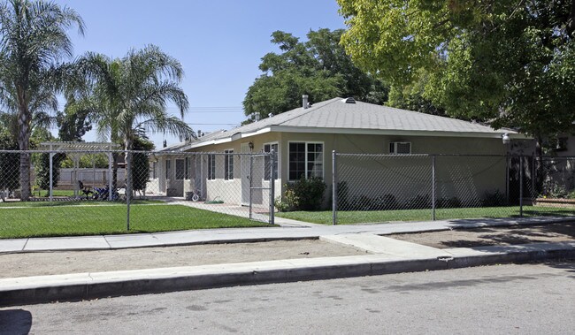 945-951 1/2 Colton Ave in Colton, CA - Building Photo - Building Photo