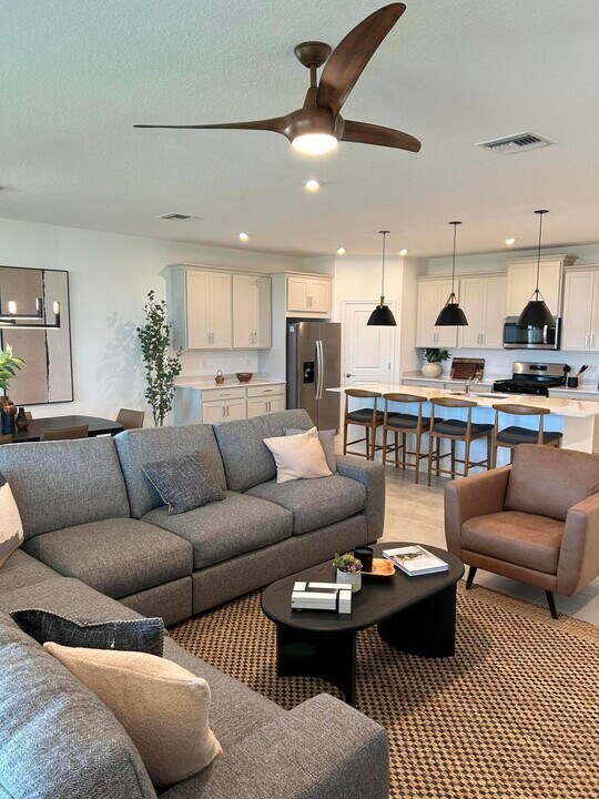 14417 Ellison Dr in St Lucie West, FL - Building Photo