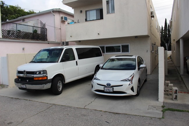 9703 National Blvd, Unit 1 in Los Angeles, CA - Building Photo - Building Photo