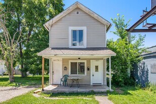 1017 N Martin Luther King Jr Blvd in Lansing, MI - Building Photo