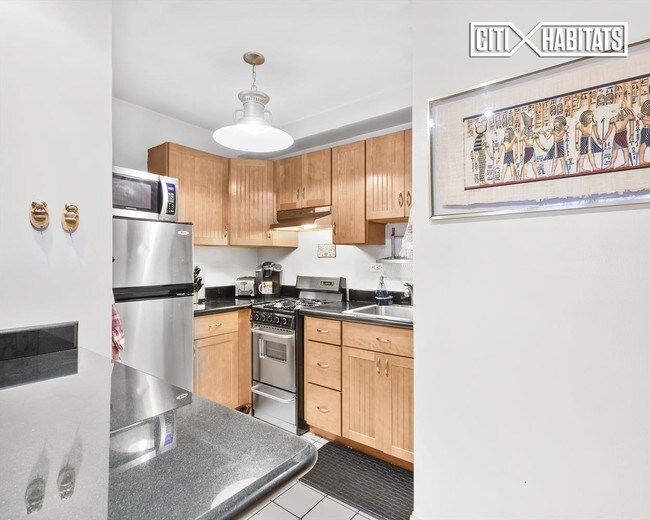 245 E 35th St-Unit -3A in New York, NY - Foto de edificio - Building Photo