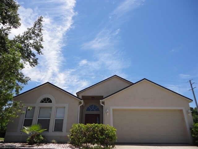 3011 Aernal Ct in Land O Lakes, FL - Building Photo